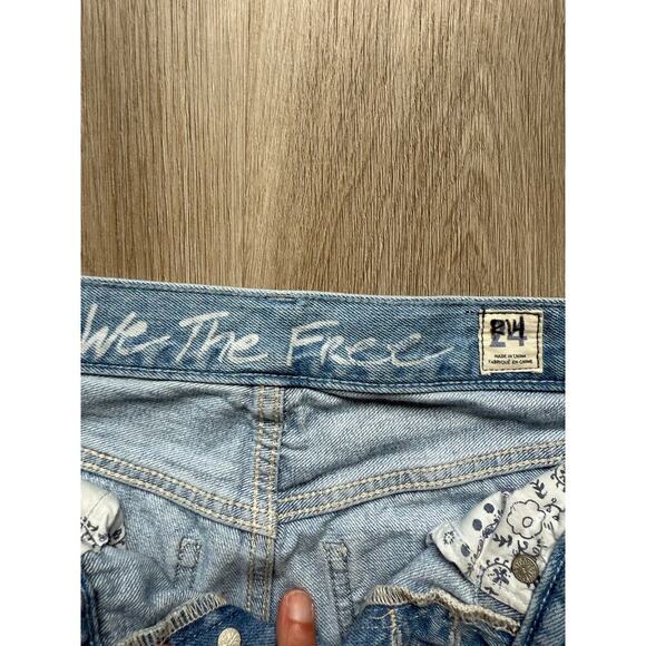 We The Free Distressed, Light Blue Denim Jeans, Skinny, Raw Hem, Women's size 24 - Picture 2 of 5